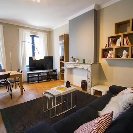 Charming Near Avenue Louise Apartment *